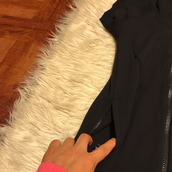 Lululemon Jacket - Picture 5 of 5